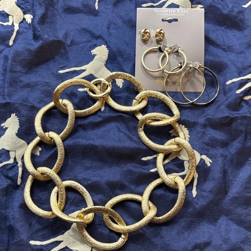 Brand New Gold Tone Textured Chunky Link Chain Necklace & Hoop Earrings Set